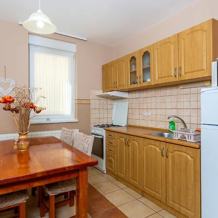 Apartment 1 Bedroom Gorgeous In *